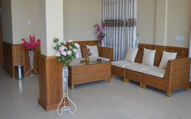 Kayah Golden Hill Hotel