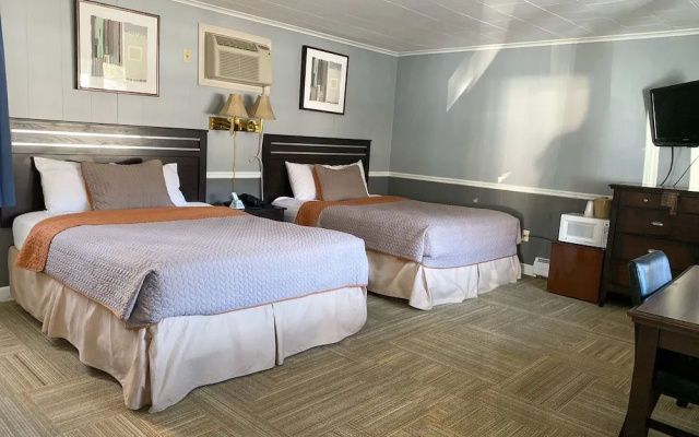 Travelodge by Wyndham Lincoln Near White Mountain