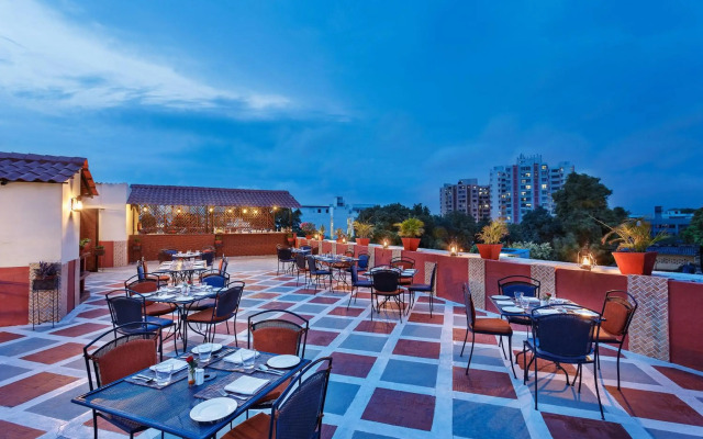 La Place Sarovar Portico, Lucknow