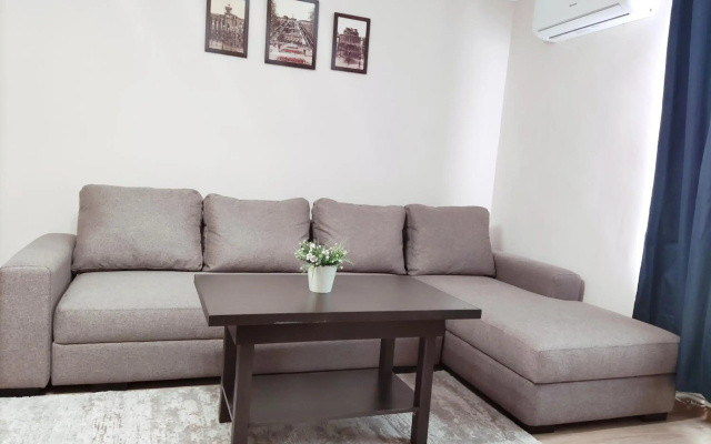 Renovated 1 bedroom with King size bed in Kentron