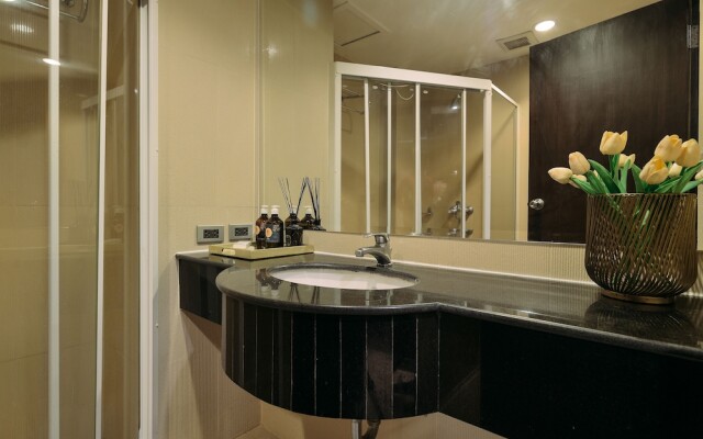 Tori Crown Hotel