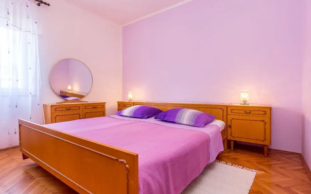 Quaint Apartment With Garden in Medulin