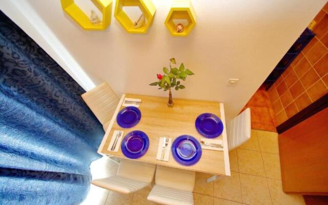 Apartments More - 300 m from beach