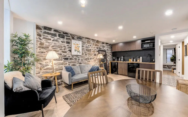 Elegant 1 Bedroom Suite
