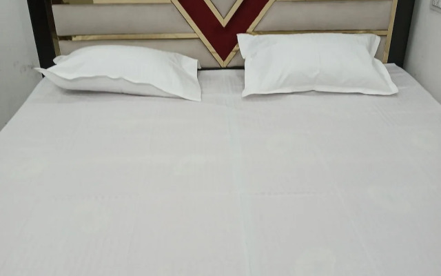 Awadh Biharee Inn
