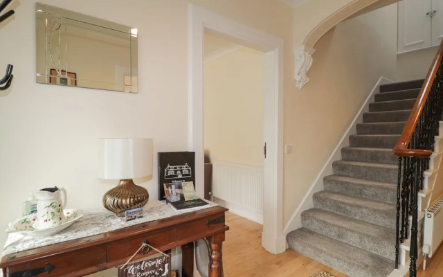16 Fairfield Road