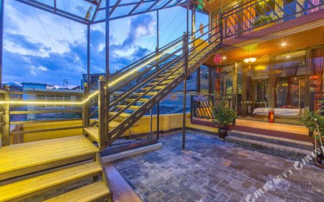 Lijiang Bifengtang Inn