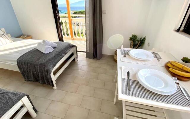 Relaxing Sea View Studio at Xenios Avlais