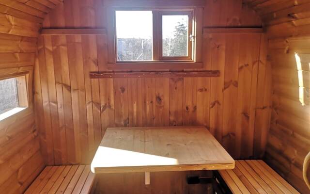 Apartment with access to pool and sauna