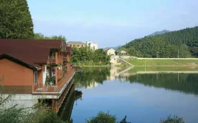 Fuchun Dalingtu Resort