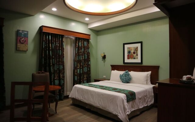 Paragon Hotel and Suites