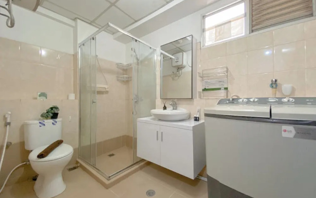 Comfy and Elegant 2BR The Wave Kuningan Apartment