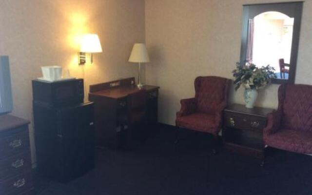 Economy Inn - Parkersburg