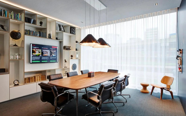 citizenM Schiphol Airport