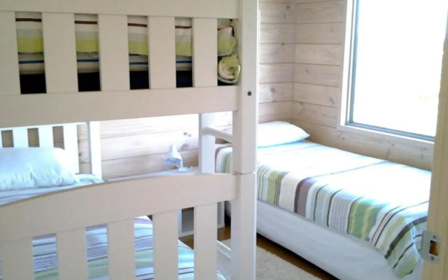 Kowhai Retreat - Matarangi Holiday Home