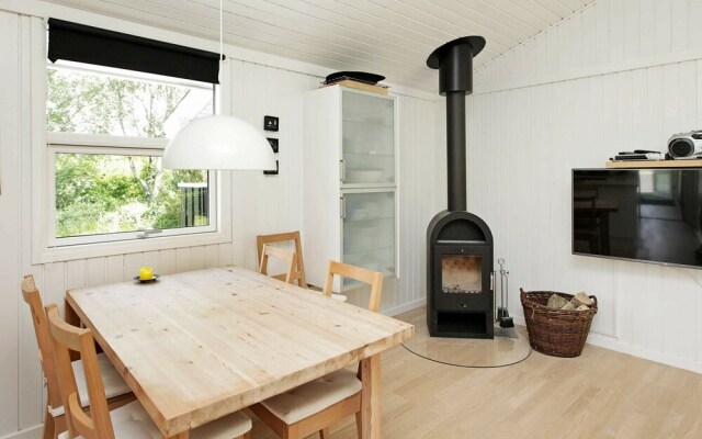 Peaceful Holiday Home in Hals near Sea