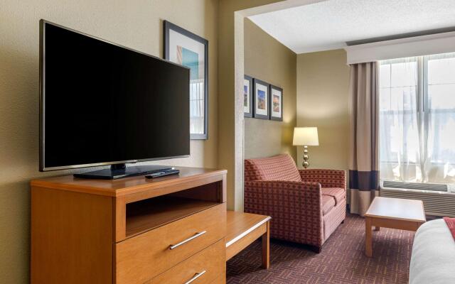 Comfort Suites Hanes Mall