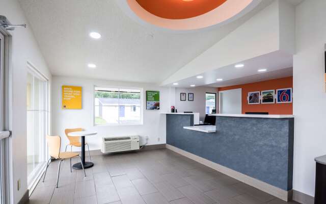 Motel 6 Troutville, VA