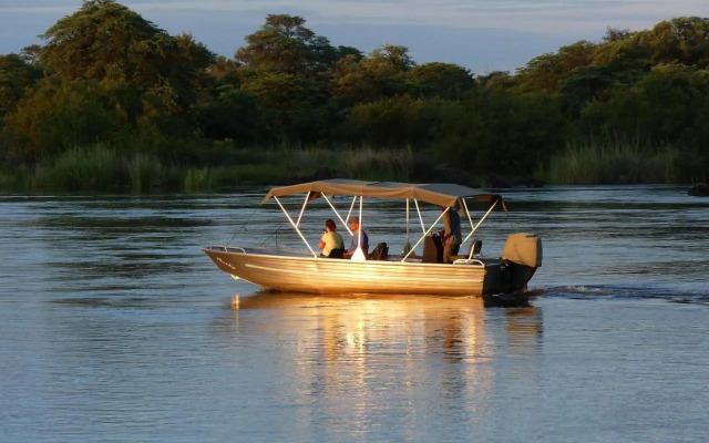 Mobola Lodge