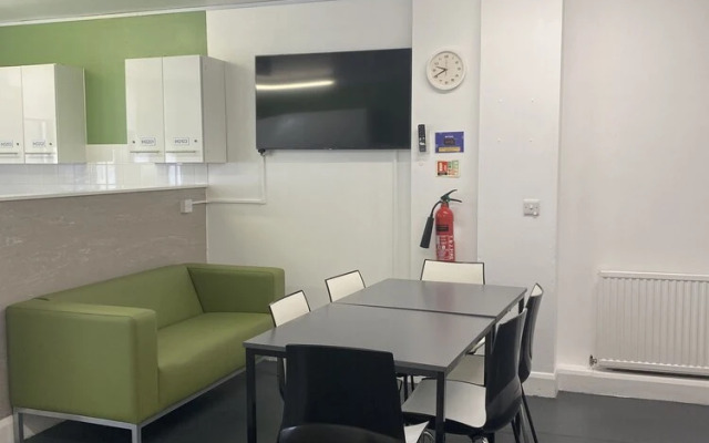 Rooms for Students Only CRICKLEWOOD LANE