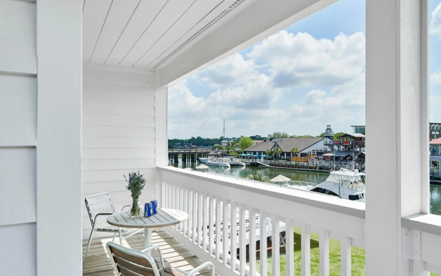 Shem Creek Inn