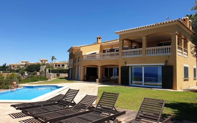 Luxury Villa Luna Suites frente al mar