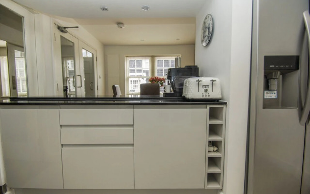 Kemp Town Mews Parking by Brighton Holiday Lets