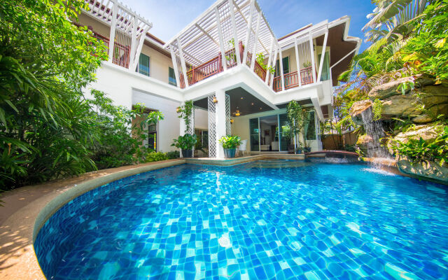 PARADISE Pool Villa Pattaya in Tropicana Village