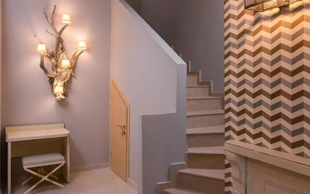 Neikos Luxury Suites