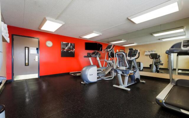 Wingate by Wyndham Lincoln Airport East I-80