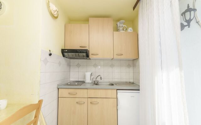 Apartment and Room Ilija