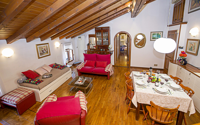 Residenza Rocca del Lago 2