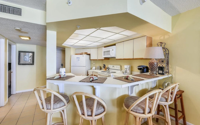 Summerhouse by Book That Condo