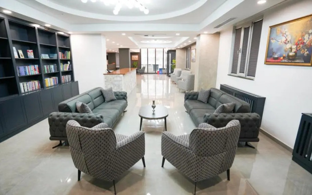 Zade Life OTEL