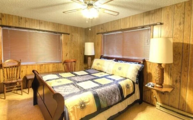 Scenic Wonders Papa Bear Cabin 3 bedroom