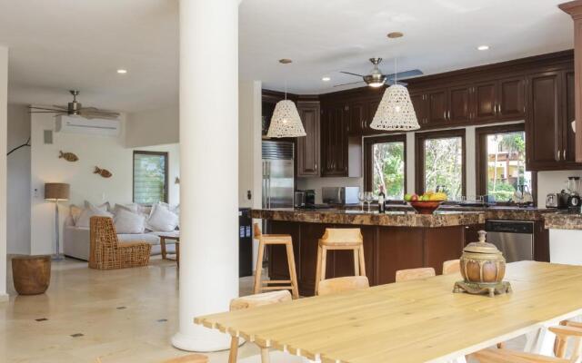 Steps to Best Beach VILLA UNICA 6Bedroom