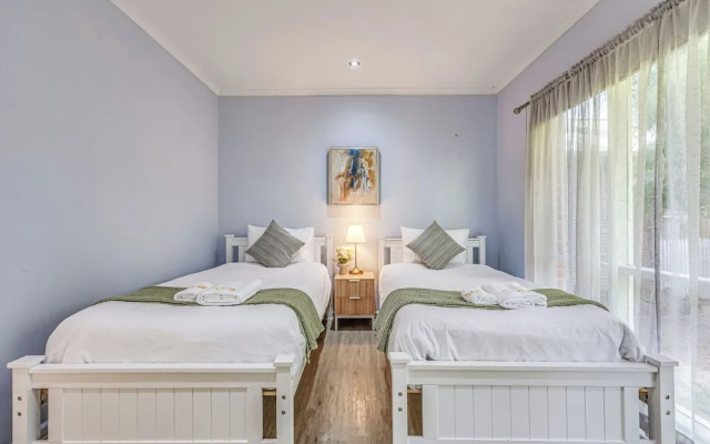 StayAU Gorgeous 5BR BBQ Home Geelong