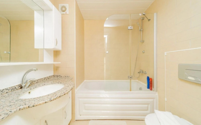 Vibrant Flat with Shared Pool in Belek