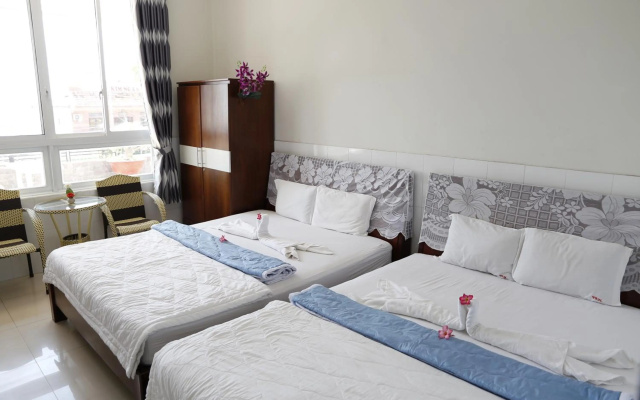 Minh Hung Hotel – Guest Rooms – Phan Thiet