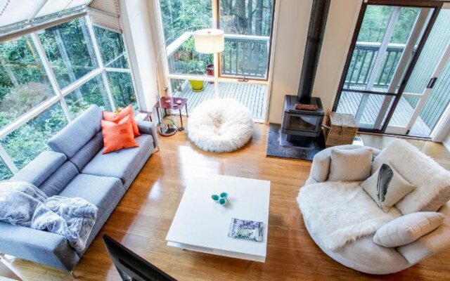 Treetop Stay