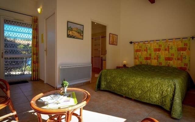 Les Chênes de lEscoutay