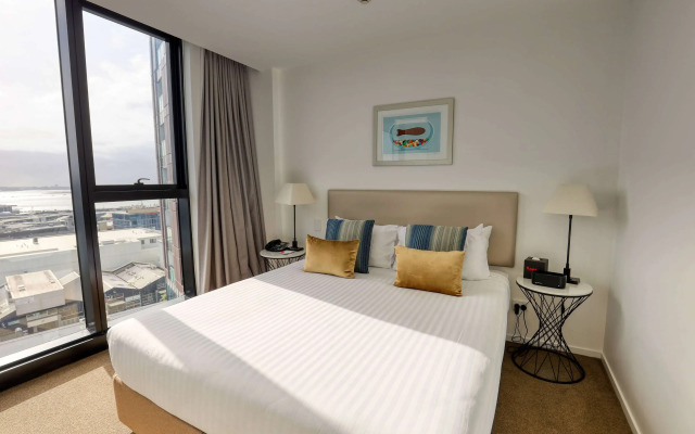 Ramada Suites By Wyndham Victoria Street West