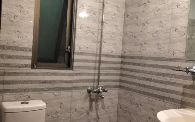 Luxurious & Comfy 1BHK Apartment, Wifi & SmartTV.