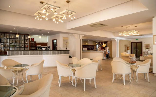 Hotel Baia Dei Faraglioni