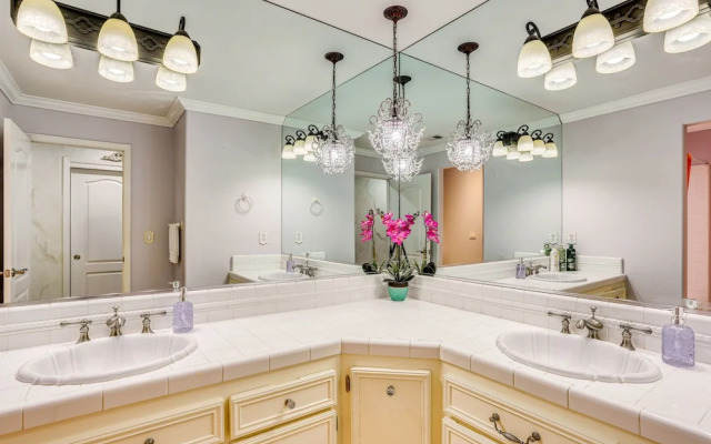 Billiards & Private Pool: Bright Clovis Home!