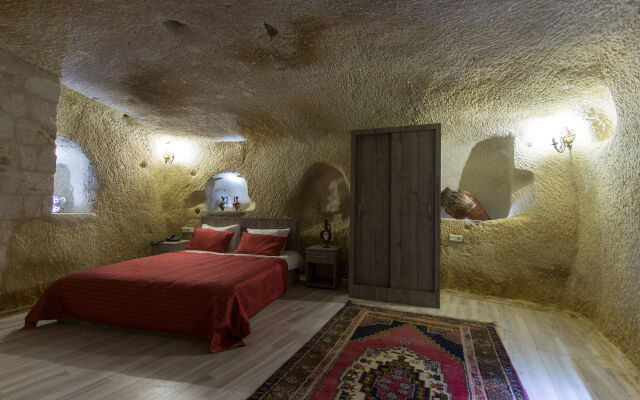 Bedrock Cave Hotel - Adults Only