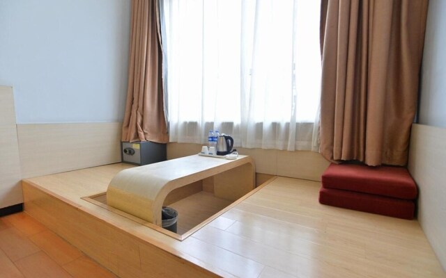 Wenxing Hotel (Zhuhai Xiangzhou Station Riyuebei Opera Theater)