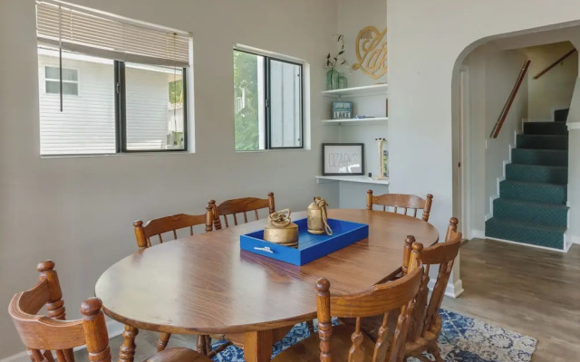 Lakefront Versailles Vacation Rental w/ Dock!