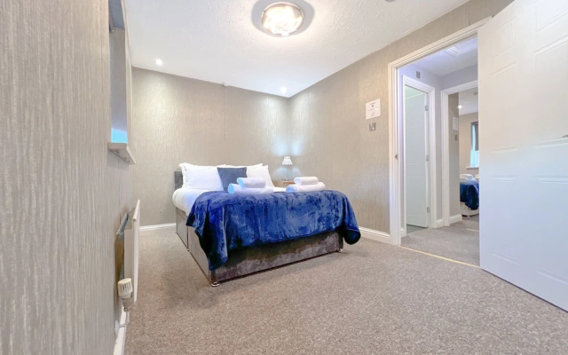 Taylor Close Holiday Home