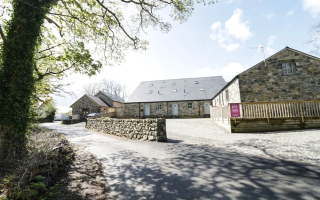 2 Pensyflog Barns